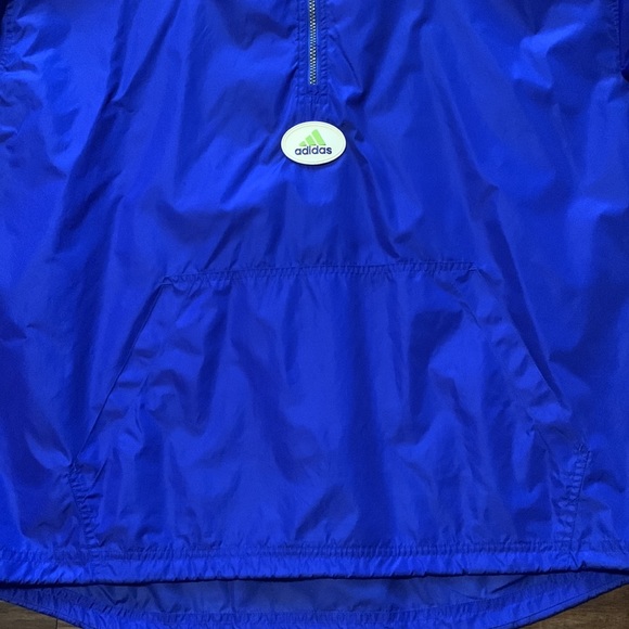 Vintage Adidas XL Windbreaker with hood - Picture 2 of 6